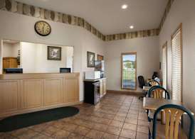 Super 8 by Wyndham Collinsville St. Louis 2