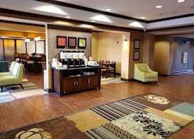 Hampton Inn Stow 3