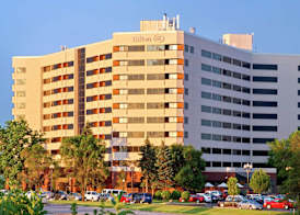 Hilton Chicago/Oak Brook Suites 2