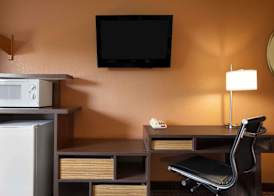 Super 8 by Wyndham Fairview Heights-St. Louis 5