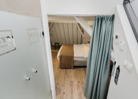 Eye Hotel 3