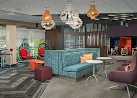 Tru By Hilton Charlotte Airport Lake Pointe 5