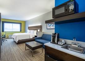 Holiday Inn Express & Suites BEAUMONT NW PARKDALE MALL by IHG 4