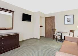Super 8 by Wyndham Danville 5