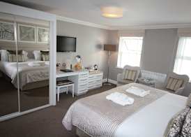 La Place Country Cottages 4