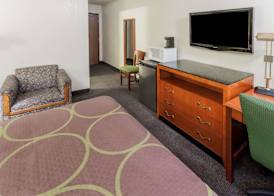 Super 8 by Wyndham Merrillville 4