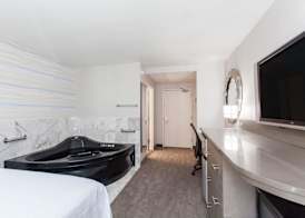 Days Inn by Wyndham Lanham Washington DC 5