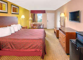 Days Inn by Wyndham Gulfport 2