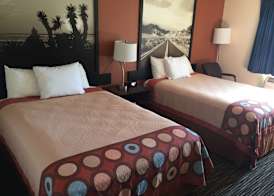 Super 8 by Wyndham College Station 4