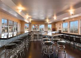 Kings House Motor Hotel, a Dazzler Select by Wyndham 4