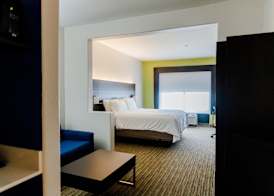 Holiday Inn Express & Suites ANDALUSIA by IHG 5