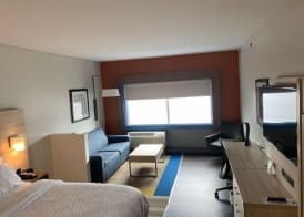 Holiday Inn Express & Suites WILMINGTON WEST - MEDICAL PARK by IHG 3