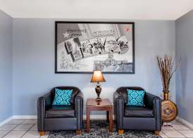 Super 8 by Wyndham Cleburne 2