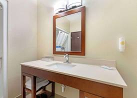 Comfort Suites Cedar Falls Industrial Park 5