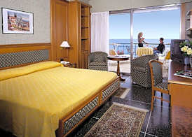 Hotel Bellevue Et Mediterranée 4