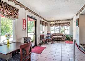 Econo Lodge Brattleboro South 5