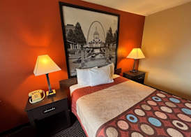 Super 8 by Wyndham Du Quoin 4