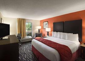 Days Inn by Wyndham Rome Downtown 3