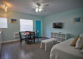 Hollywood Beachside Boutique Suite 5