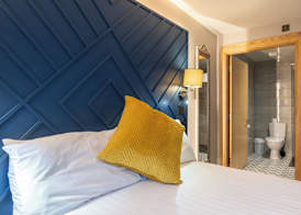 Ewings Bar & Self-Catering Accommodation 4