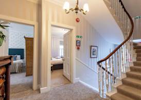 Craigroyston House & Lodge 3