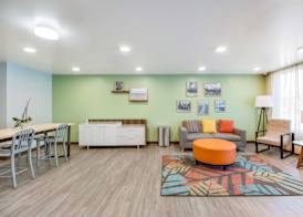 WoodSpring Suites Bakersfield Airport 4