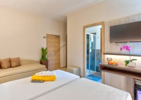 Hotel Aurora 3