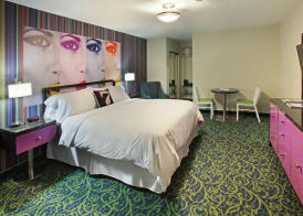 7 Springs Inn & Suites 4