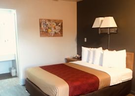 Econo Lodge Lawrence near University 5