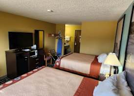 Super 8 by Wyndham Dyersville near Field of Dreams 5
