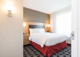 TownePlace Suites by Marriott Edmonton South 4