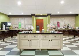 Hampton Inn & Suites Albany-Airport 5