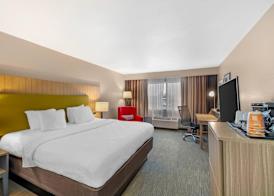 Country Inn & Suites by Radisson, Fairview Heights, IL 4