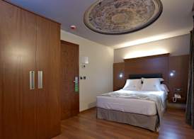 Hotel Sancho Abarca Petit SPA 5