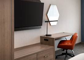 Holiday Inn Express & Suites FRESNO AIRPORT by IHG 2