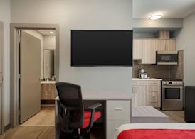 Ramada by Wyndham West Edmonton Hotel & Suites 4