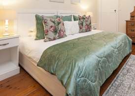 Cliff Cottage 4
