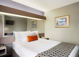 Microtel Inn By Wyndham Louisville East 3
