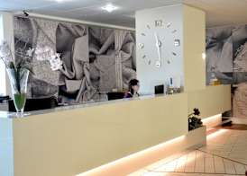 Hotel President 2