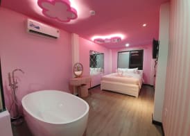 Language Exchange Hotel 3 5