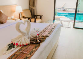 Airport Beach Hotel Phuket 4