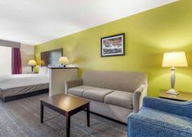 Best Western Plus Mansfield Inn & Suites 4