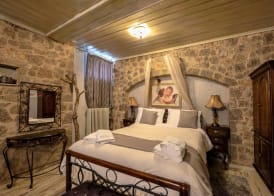 Lykovrisi Guest House 3