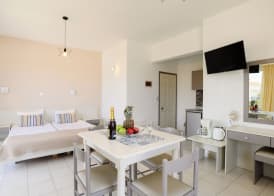 Eugenia Studios & Apartments 2