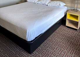 Days Inn by Wyndham West Branch Iowa City Area 5