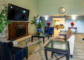 Quality Inn & Suites Woodstock near Lake Geneva 2