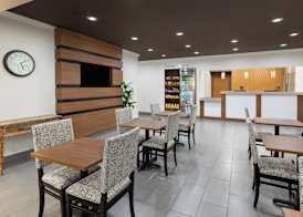 Wingate by Wyndham Marion 2