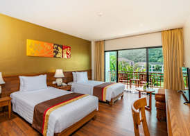 Naithonburi Beach Resort - SHA Extra Plus 4