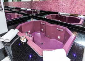 Ramada by Wyndham Bronx 5