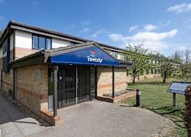 Travelodge Cambridge Fourwentways 5